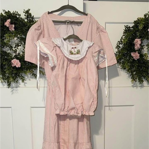 Busy Bees Smocks Mommy/Mini Easter Bunny crest woven maxi dress and bunny bubble - Picture 1 of 4